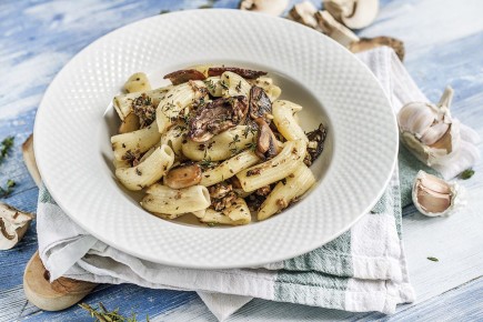 Ригатони с белыми грибами и трюфельным соусом