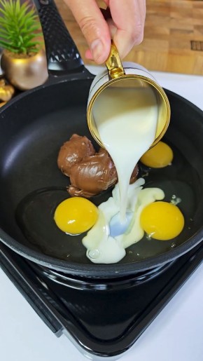 Нежный шоколадный десерт с Нутеллой, который покорит вас