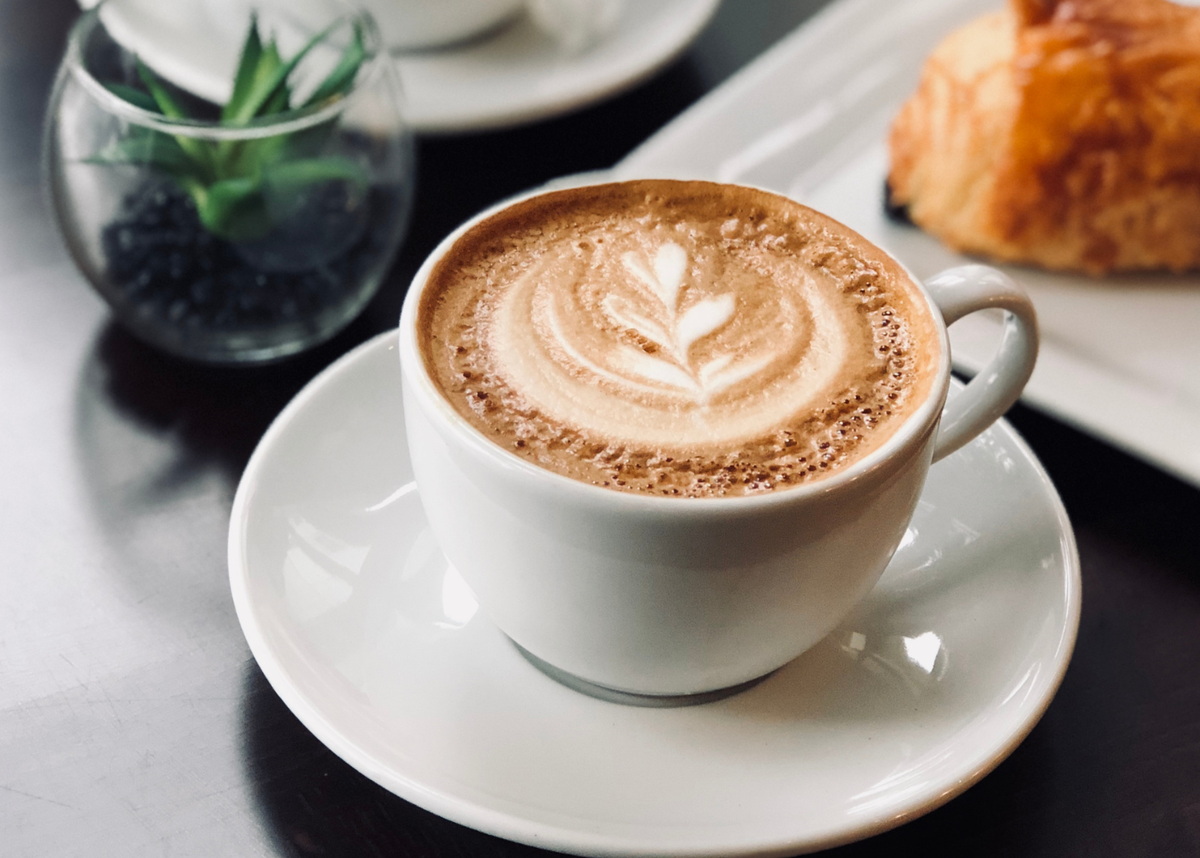 Почему кофе может вызывать сонливость и как этого избежать