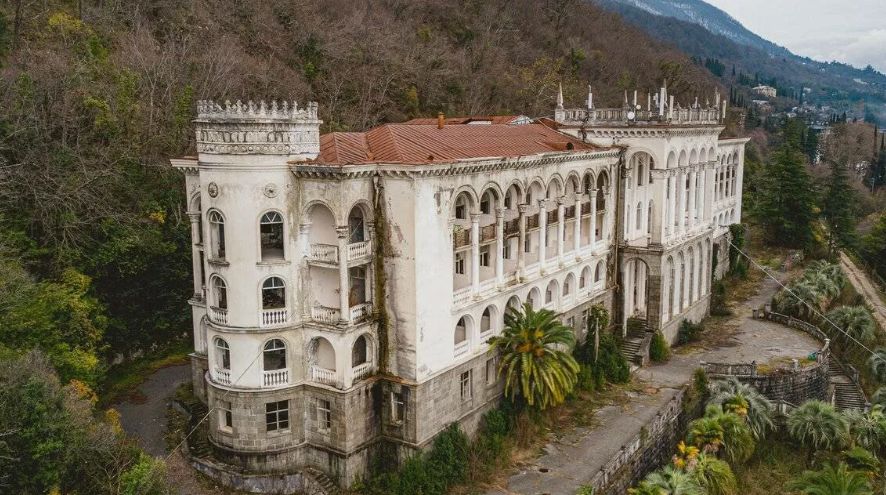 Что скрывается за ленивым образом жизни в Абхазии