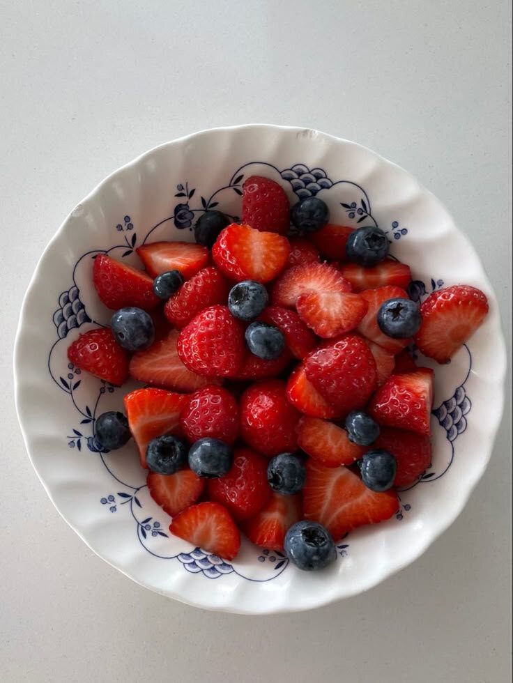 Топ-5 продуктов для сияния кожи: как питаться, чтобы выглядеть на 30 лет