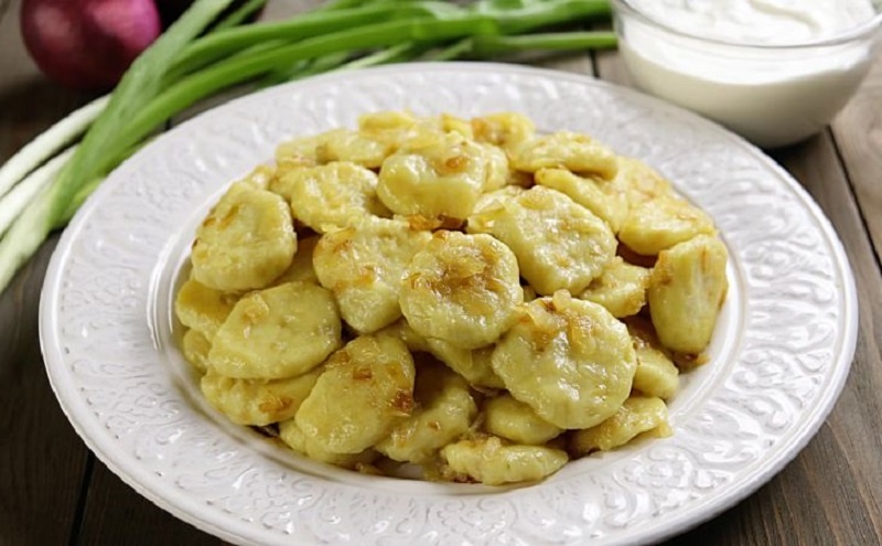 Ленивые вареники: сытный ужин менее чем за 10 минут