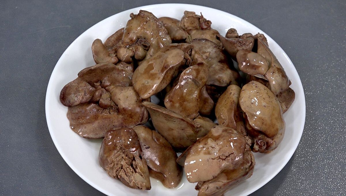 Печёнка под шубой: идеальный салат для праздничного стола