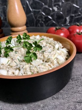 Салат со скумбрией: легкость и насыщенность в одной тарелке