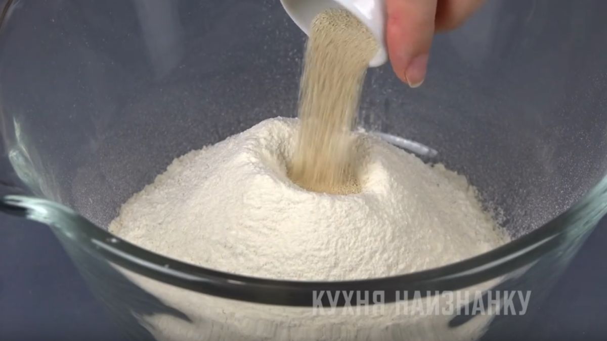 Луковый пирог, который покорит всех: просто и вкусно