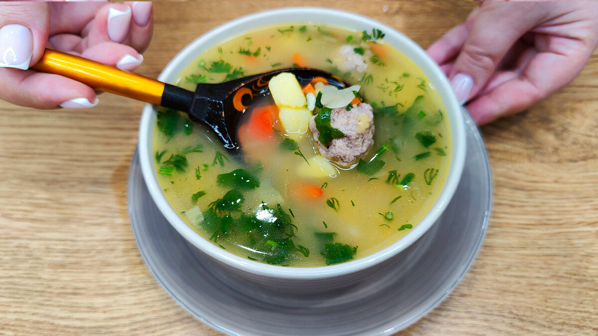 Суп с фрикадельками и чечевицей: быстро и вкусно для всей семьи