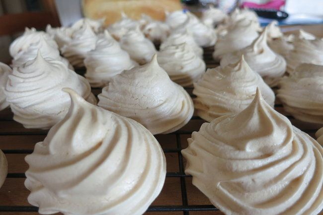 Легкое безе: идеальный десерт на десертный стол