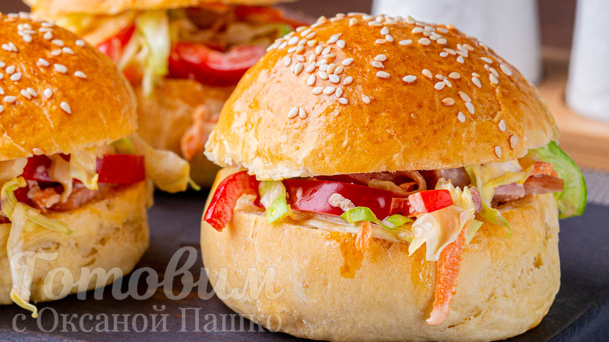 Домашние бургеры, которые исчезают с тарелки в мгновение ока