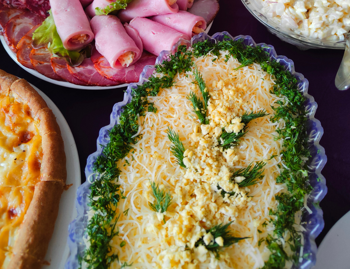 Нежный салат "Мимоза": классика на праздники