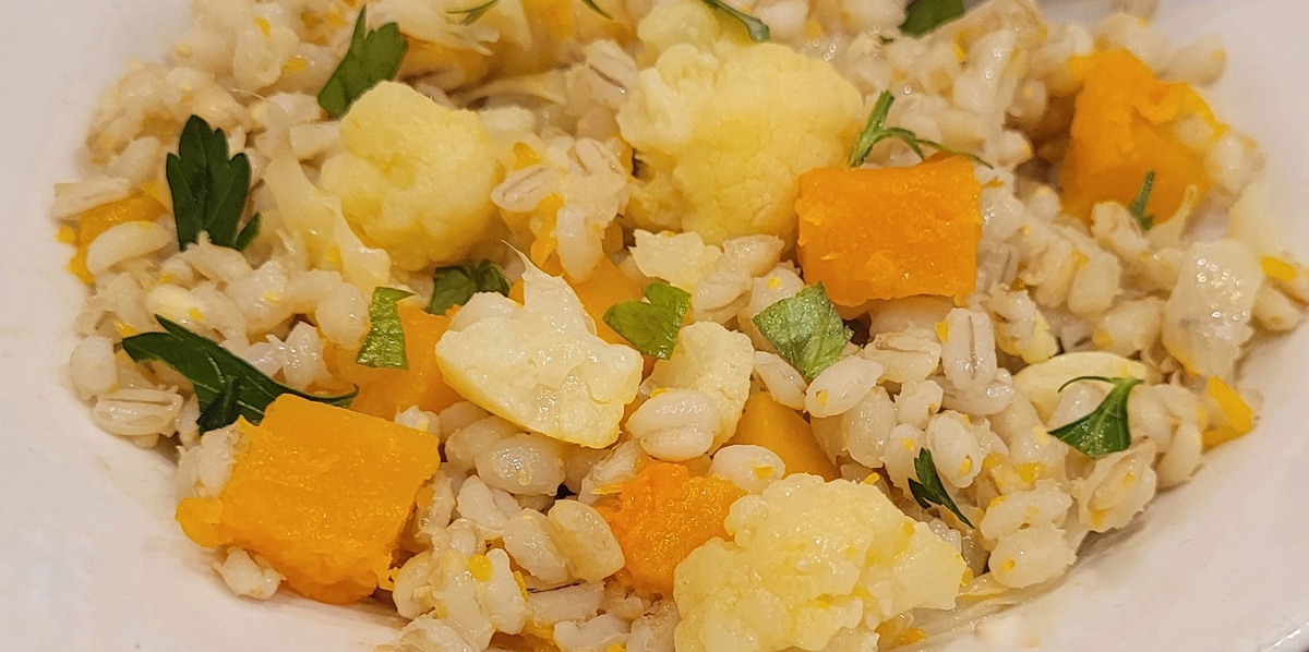 Удивительный веганский обед: перловка с тыквой и цветной капустой