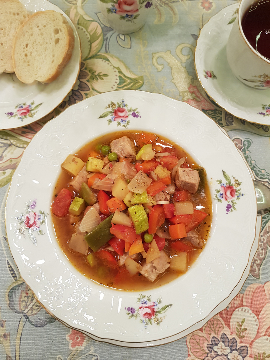 Гювеч: балканское блюдо, которое объединяет вкусы