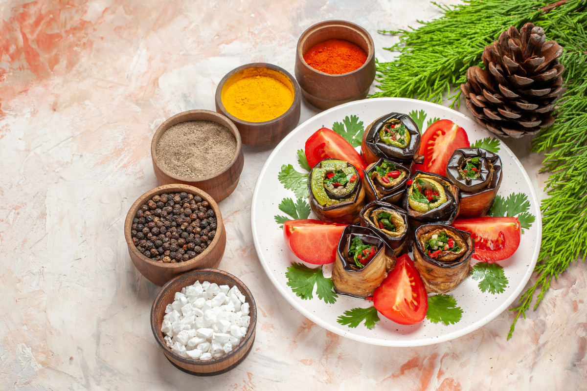 Легкие блюда для новогоднего стола, которые не нагружают желудок