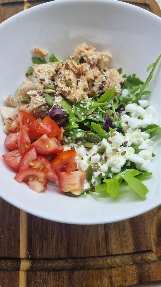 Здоровое утро: тунец и руккола для бодрого начала дня