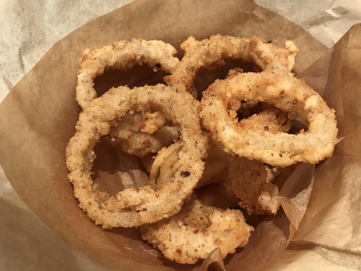 Луковые кольца на домашней кухне: как повторить закуску из любимого пивного бара