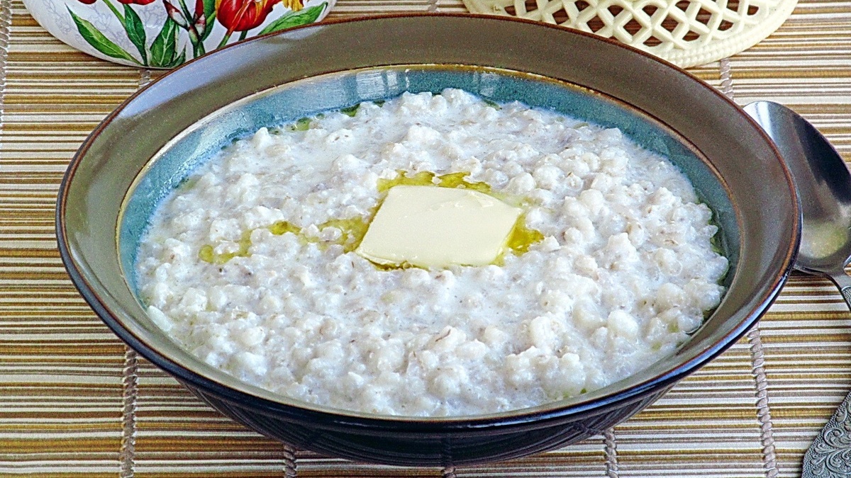 Вкусные молочные каши: 10 простых рецептов для зарядки энергией на утро