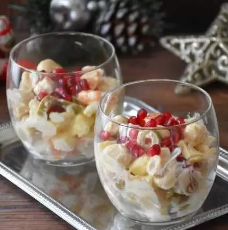 Нежный салат с морепродуктами и грибами для вашего стола