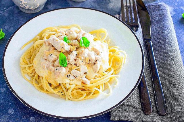 Спагетти с курицей: быстрое и изысканное блюдо для семейного ужина